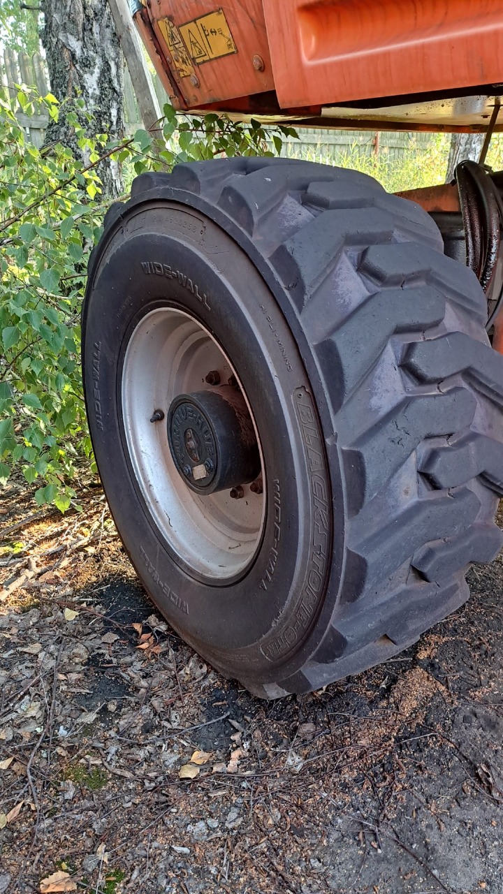 Sold - Articulated Boom Lift - View 3